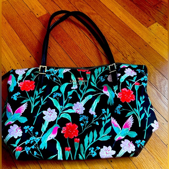 kate spade Handbags - Stunning floral print Kate spade tote EUC